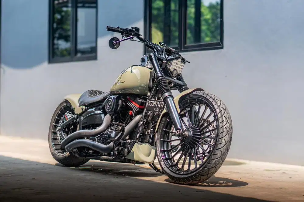 Harley Davidson Breakout 2013