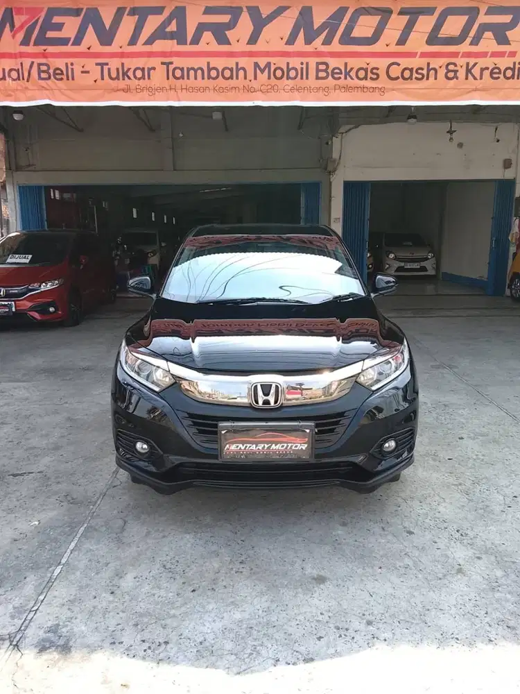 Honda HR-V E Facelift CVT 2019 Automatic HRV Hitam Metalik Terawat OK