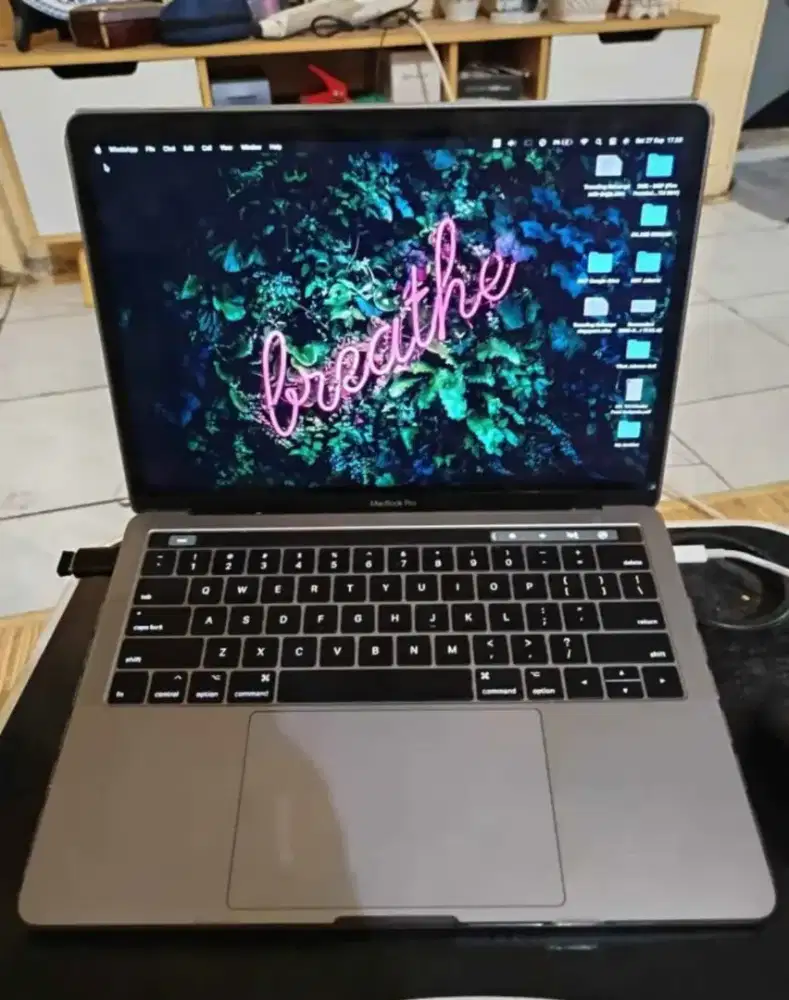 MacBook Pro 13 Inch 2017 Touch Bar