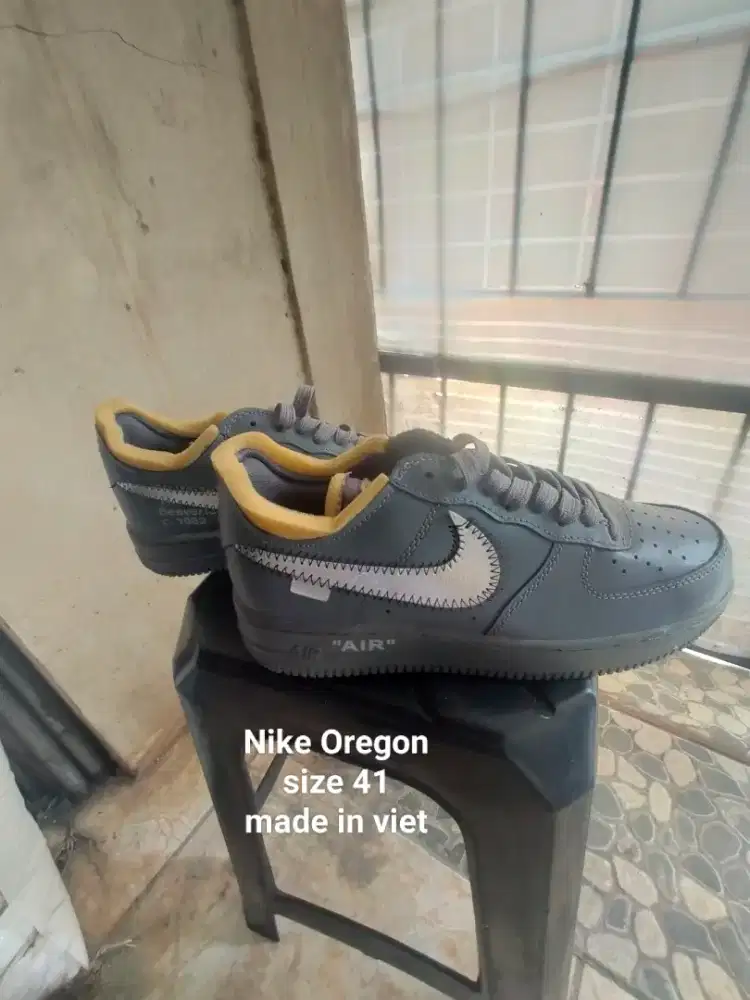 Jual butuh sepatu koleksi