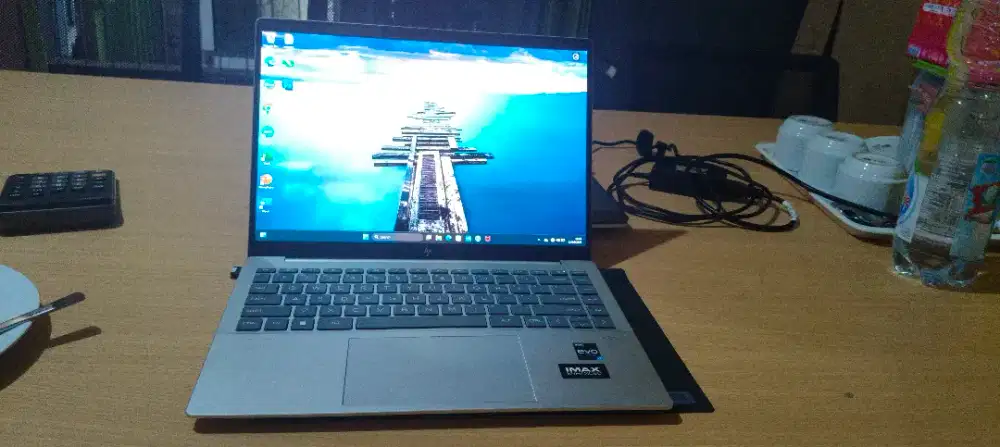 Laptop HP garansi ..nota bulan September 2025