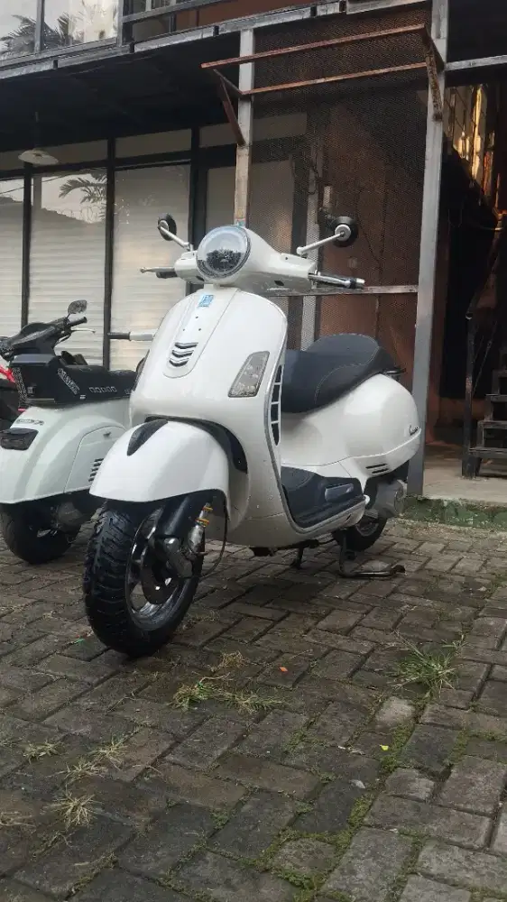 Vespa Gts 150 3 v Ohlins MP3