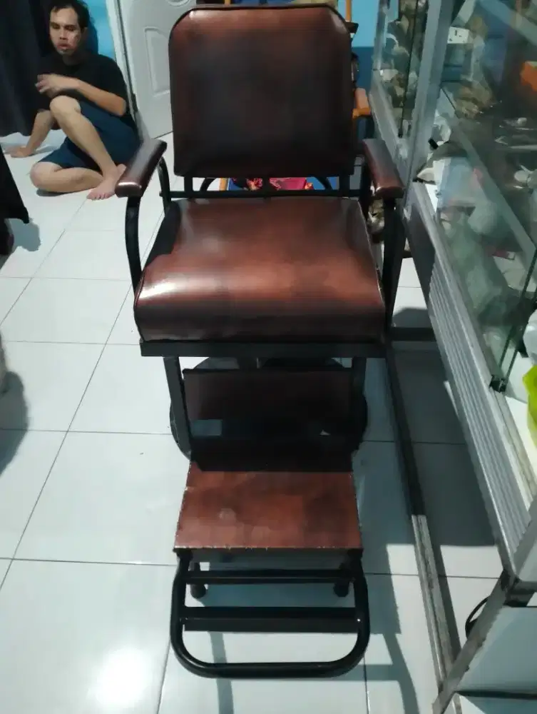 Kursi Pangkas Rambut