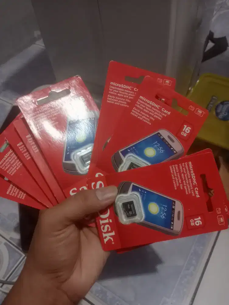 Memory card 16 GB merk sandisk baru/segel