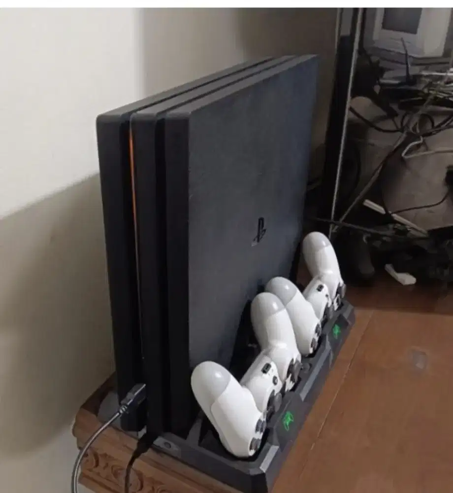 Ps4 pro 1TB ori games banyak