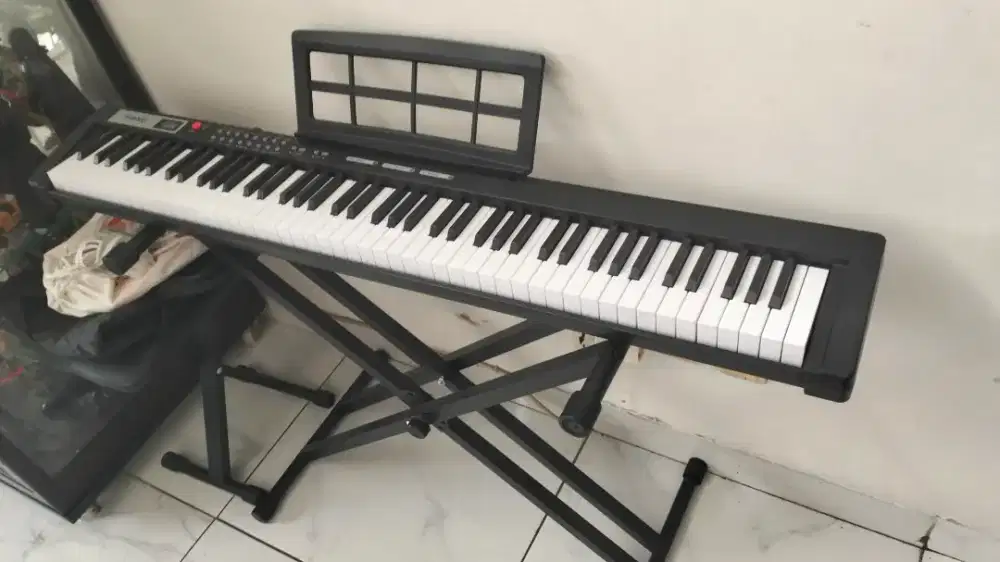 Dijual piano elektrik pemula mulus baru 2 bulan, jarang digunakan