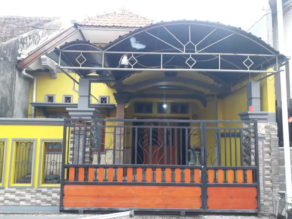 Disewakan rumah 2 KT, 1 KM, Mushola kecil, carport
