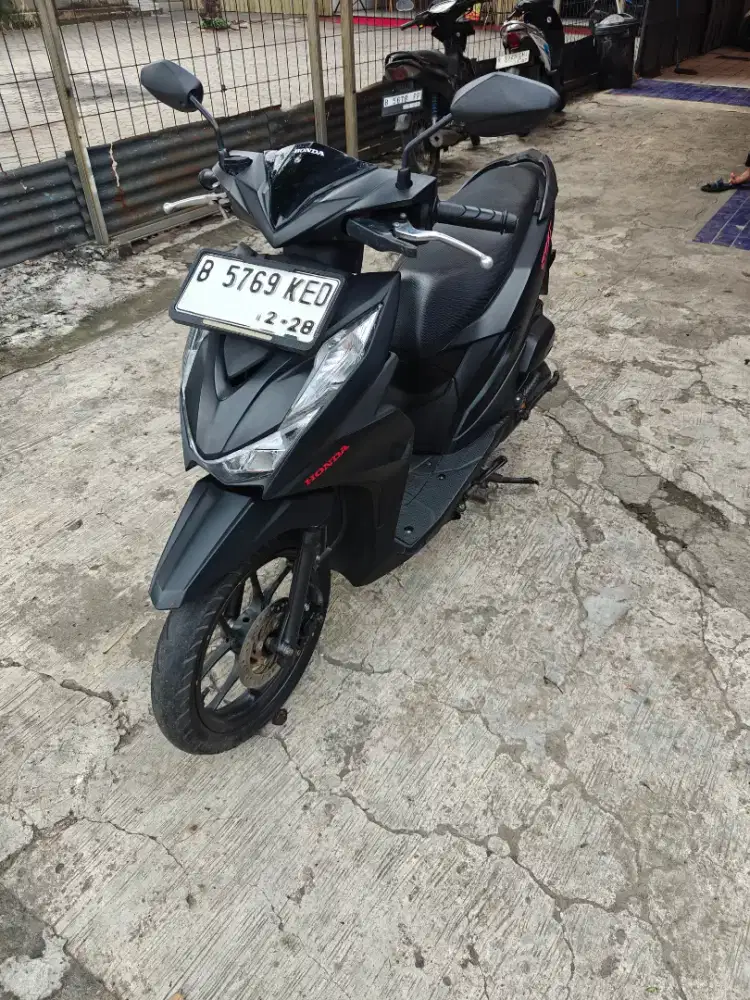 Beat deluxe 2023 km 10rb dp 500rb  ked dtoea
