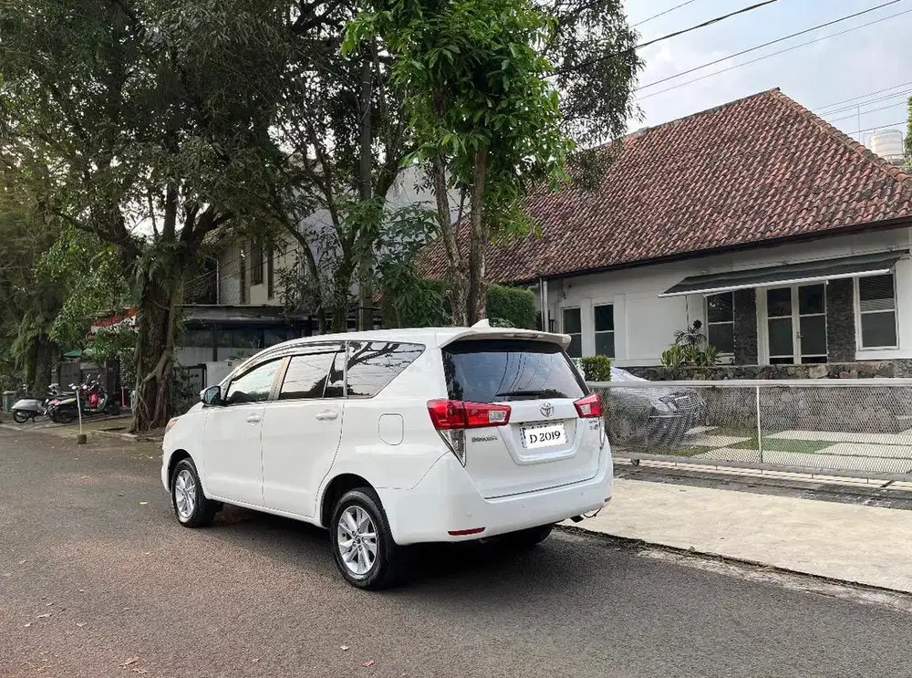 Innova V 2.4 AT diesel reborn 2019 putih plat D Bandung kijang white