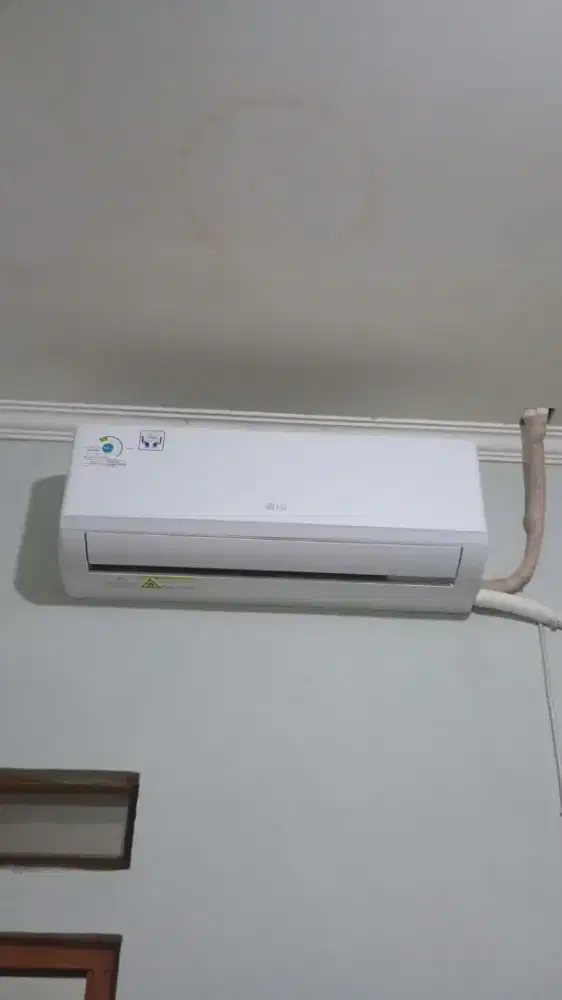 AC LG - 3/4 PK LIKE NEW
