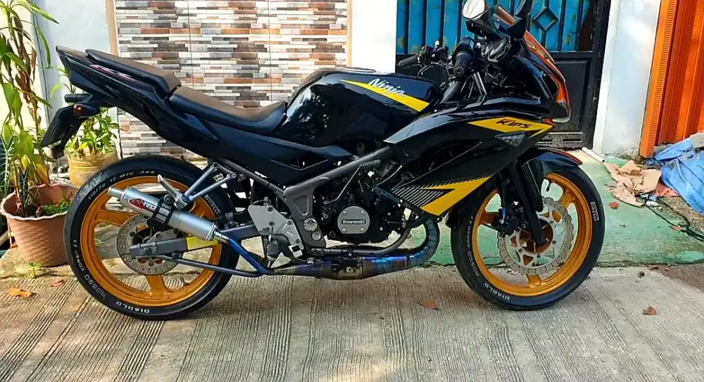 Motor kawasaki ninja rr new 2014 pajak ON panjang surat komplit