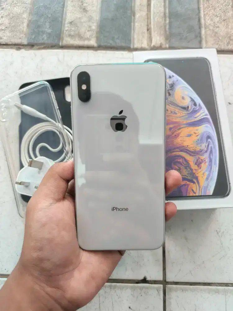 Jual Cepat!! iPhone Xs Max 64gb fullset