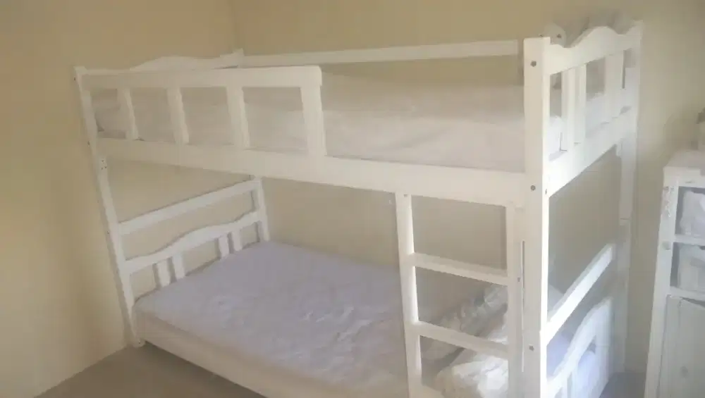 Divan 2 tingkat set + kasur busa spon