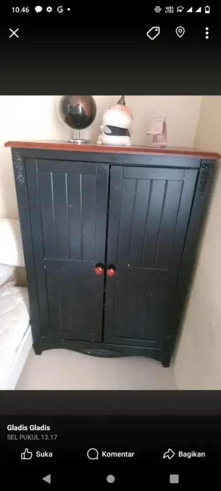 Lemari pakaian minimalis