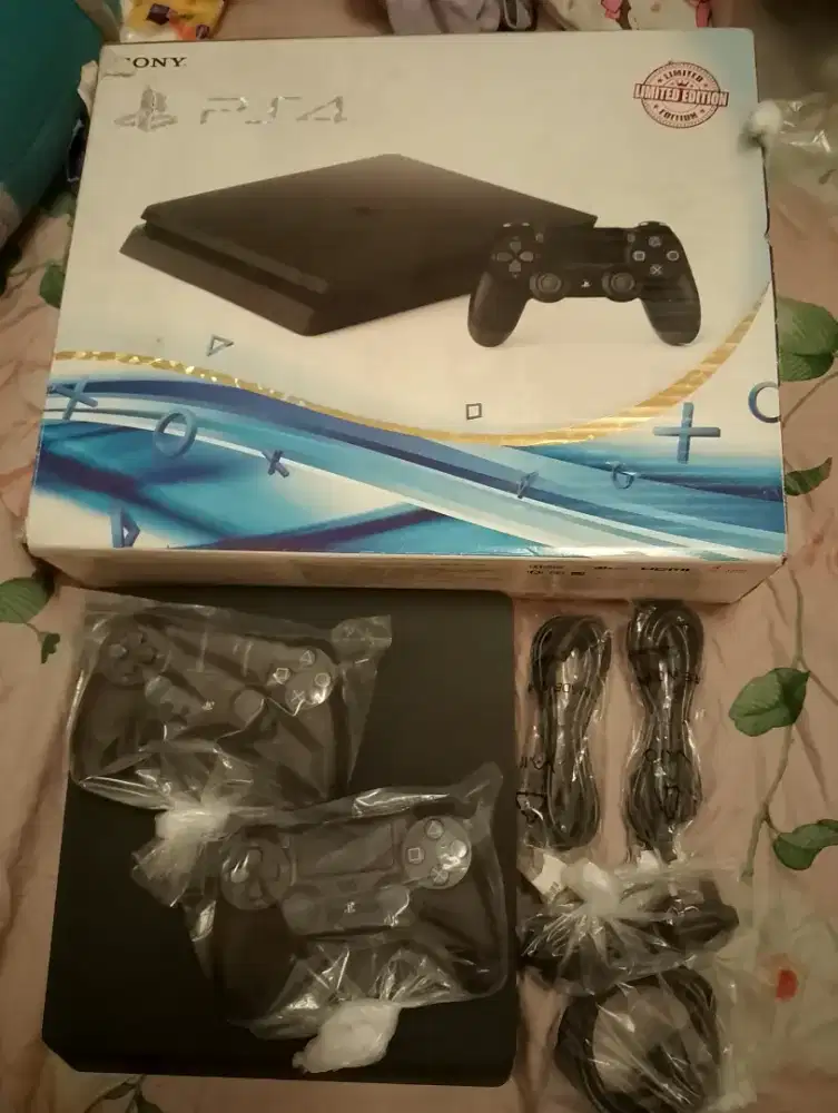 JUAL PS4 SLIM ORI 1TB (BUKAN HEN) FREE 4CD GAMES