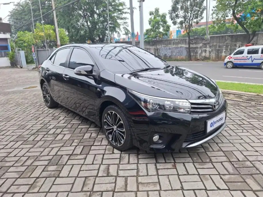 LOW DP Toyota Corolla Altis 1.8 V Bensin-AT 2014 JRB