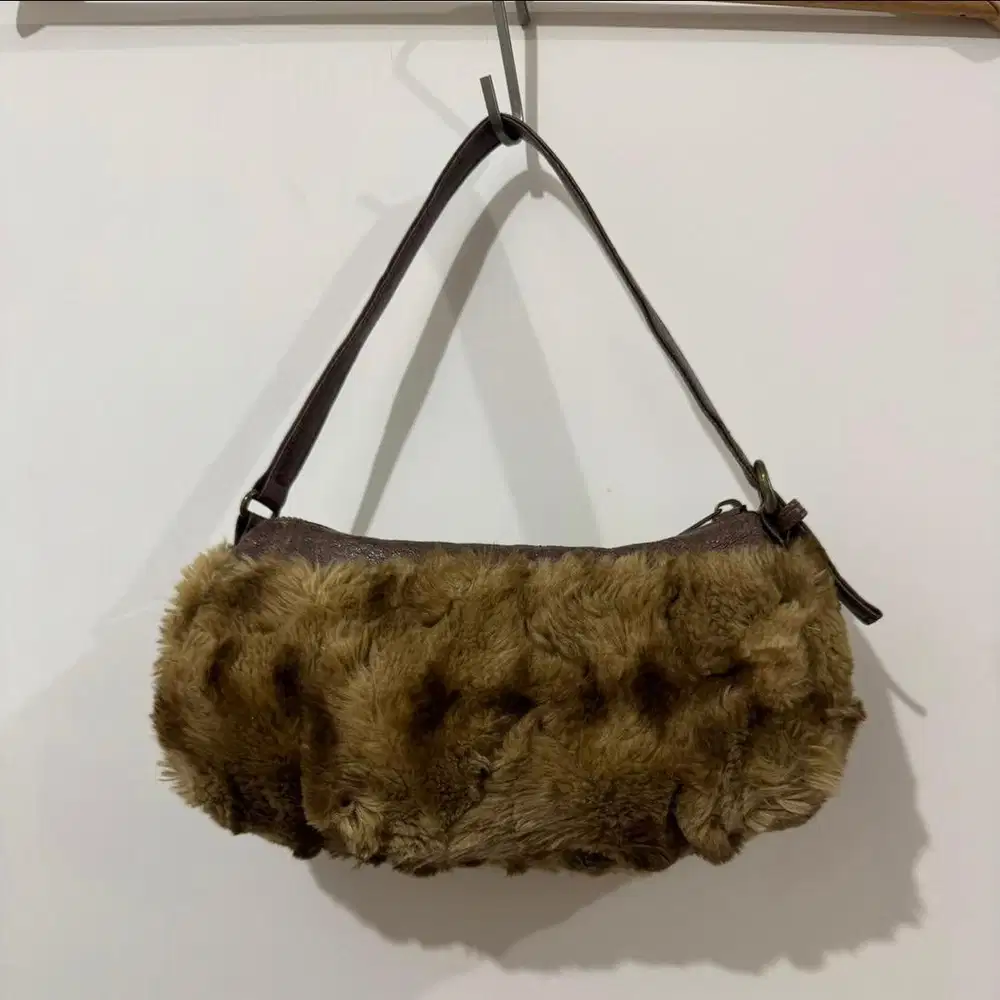 Tas Pesta Clutch Bulu