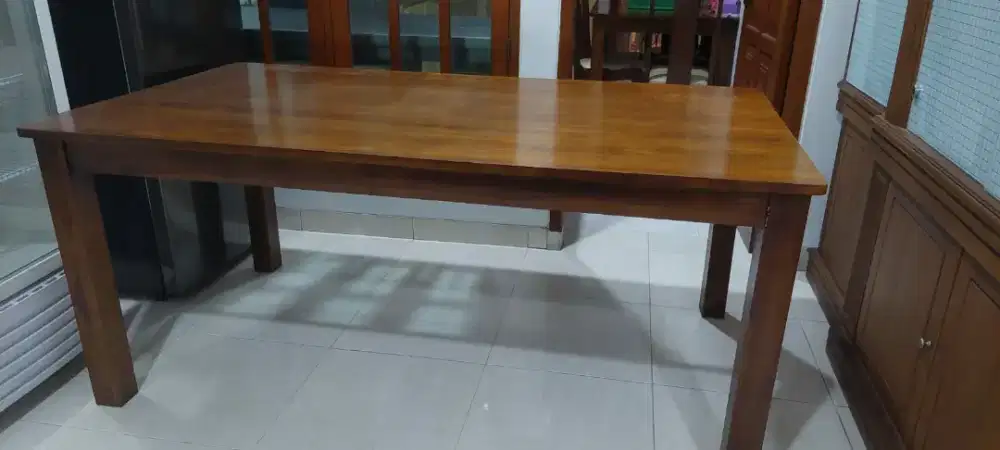 Meja dan Kursi Makan kayu