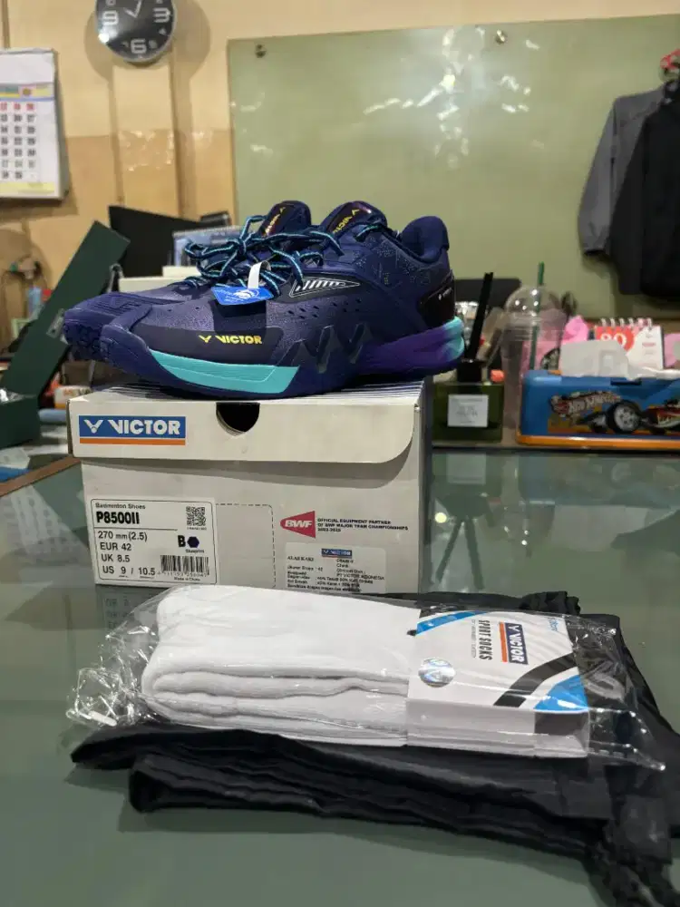 Sepatu Bulutangkis Victor P8500II