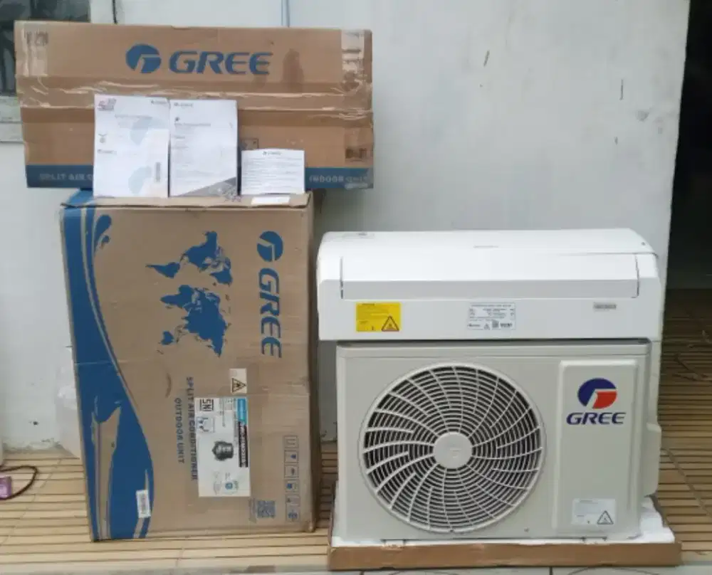 AC Gree 1/2 PK super mewah baru pakai 1 bulan lengkap kartu garnsi dus