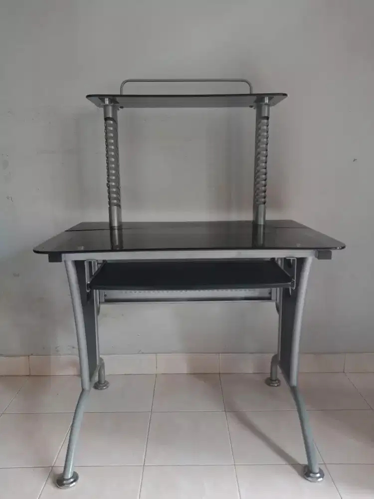 MEJA KOMPUTER INF*RMA LIMITED KOKOH