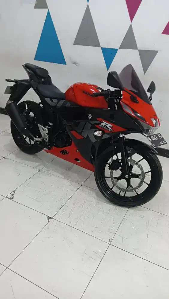Suzuki GSX-R 150 Merah 2021 km.2000