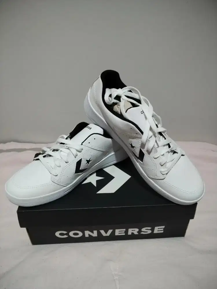 Sepatu original Convers Uk. 43