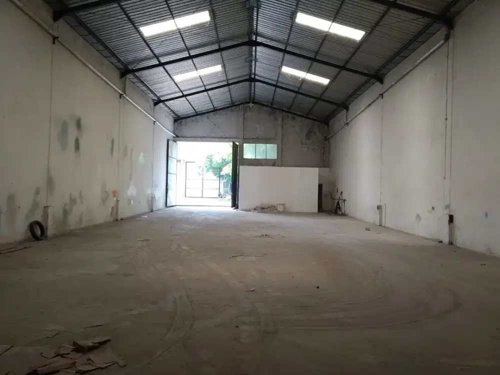 DISEWAKAN murah Gudang di Safe n Lock Sidoarjo