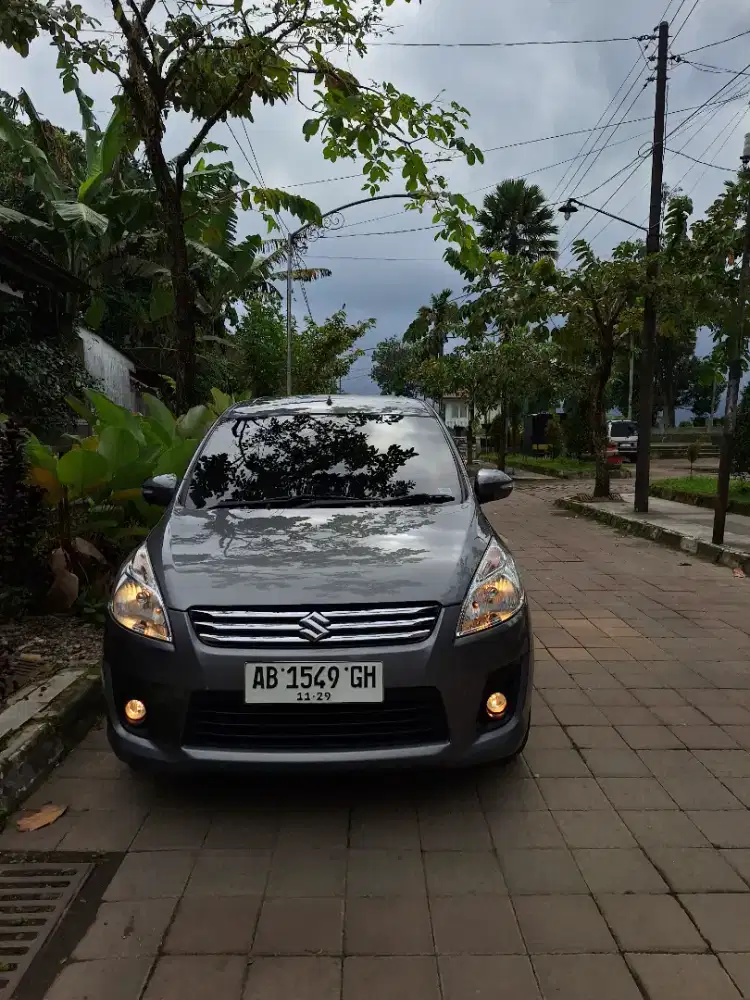 Mobil Ertiga GL 2014 top kondisi