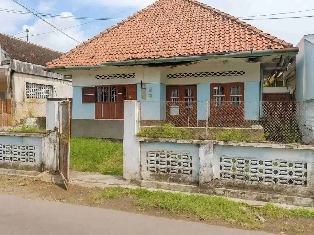 RUMAH KUNO TENGAH KOTA BANYUWANGI