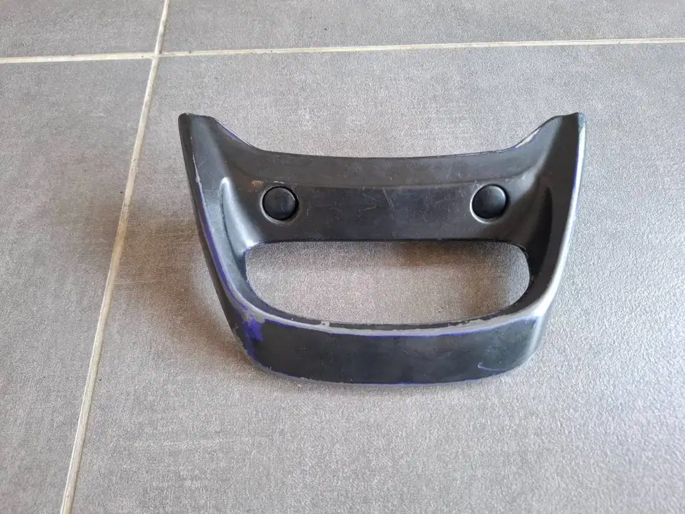 Handle Seat/Begel Behel Pegangan Jok Belakang Original Yamaha Scorpio