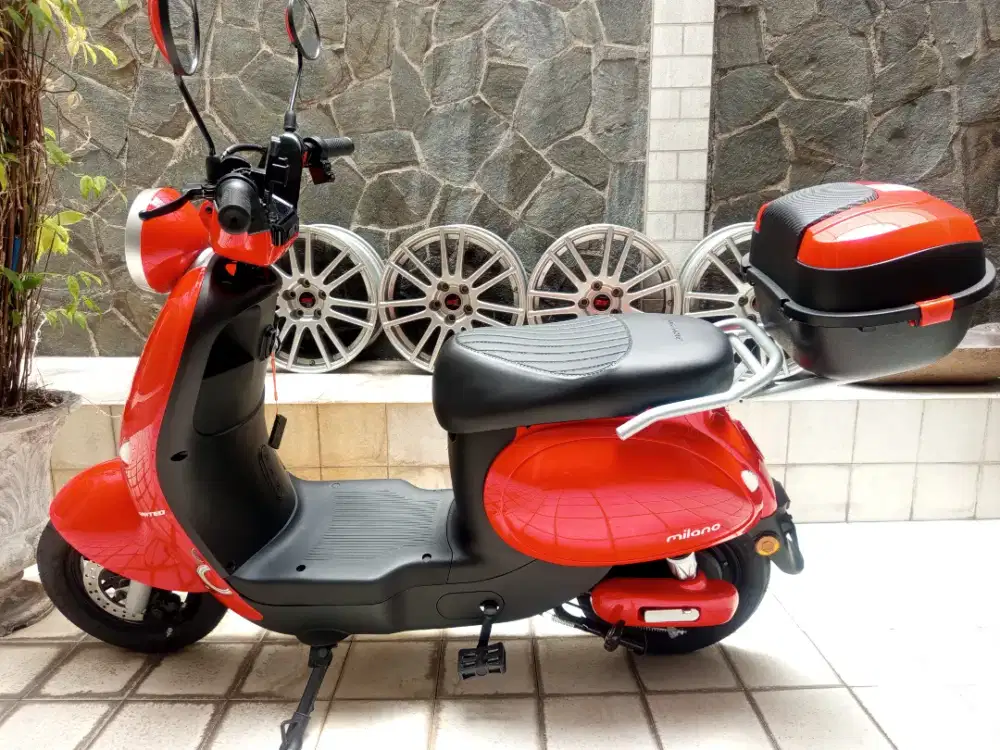 United Milano V1 lithium baru sepeda listrik selis motor