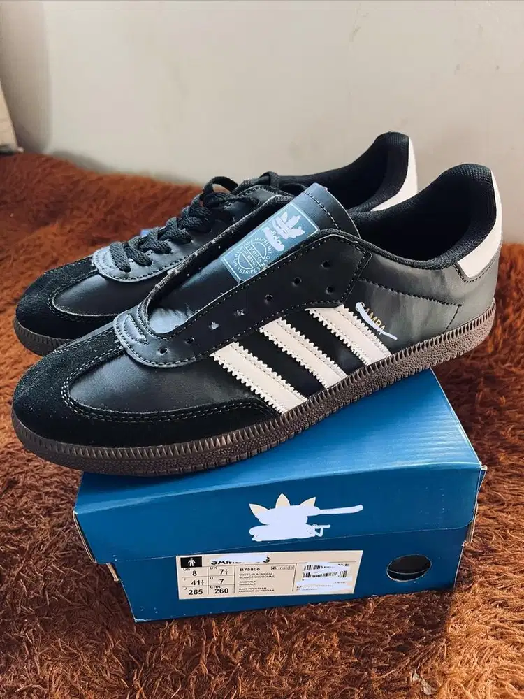 Sepatu black gum