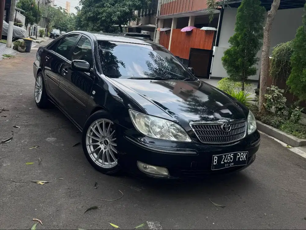 Toyota Camry 2.4 G Hitam Automatic