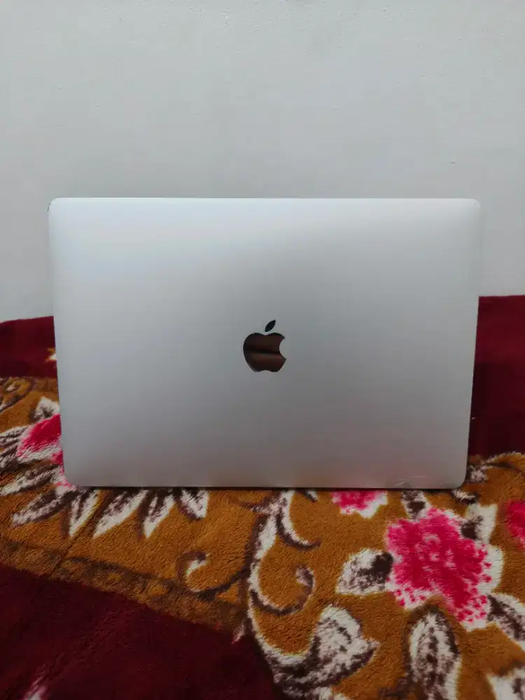 Macbook air m1 2020 8/256