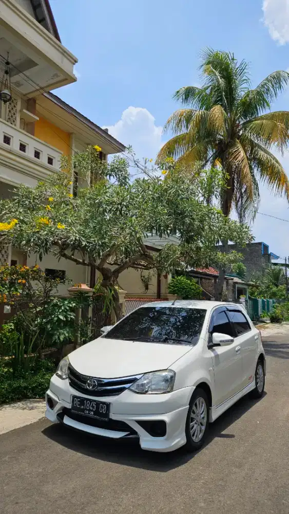 ETIOS TOMS MANUAL 2015 PUTIH ISTIMEWA