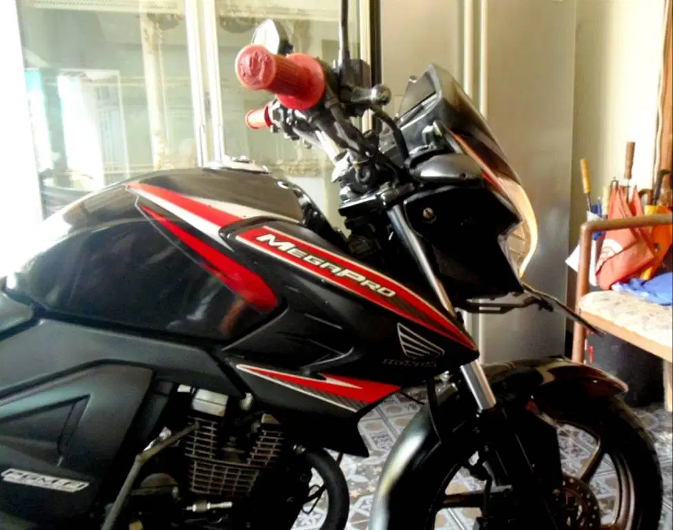 Honda New Megapro Mono Shock Minus
