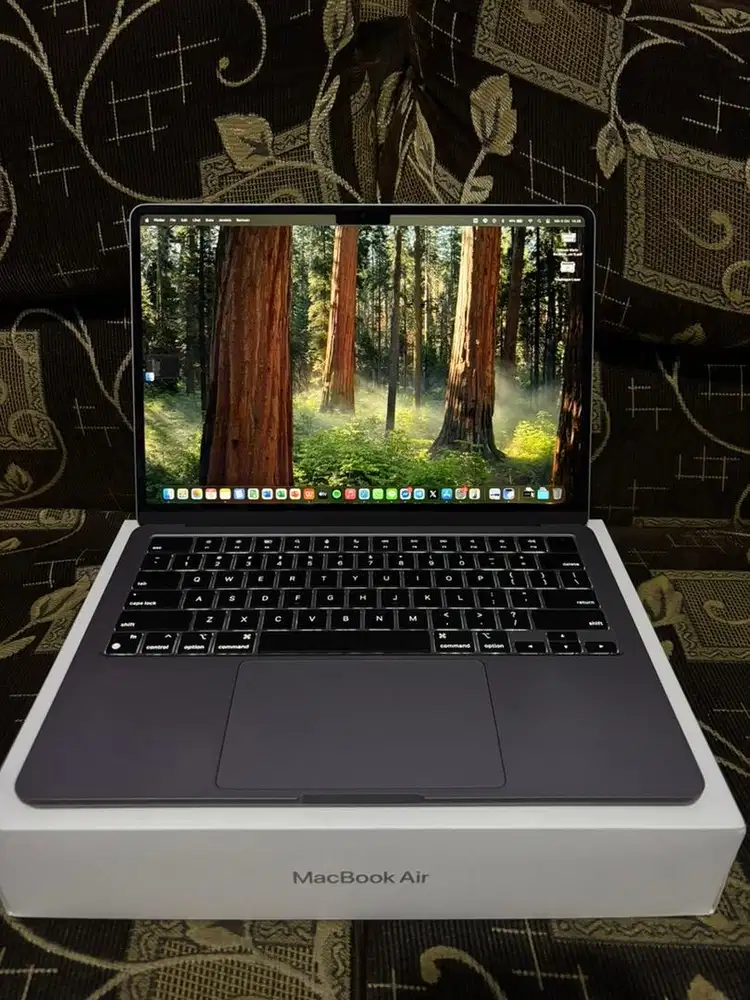 (Preloved) - Macbook Air M2 - (8/256)