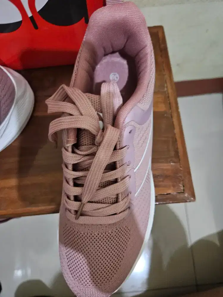 JUAL SEPATU DIADORA BARU