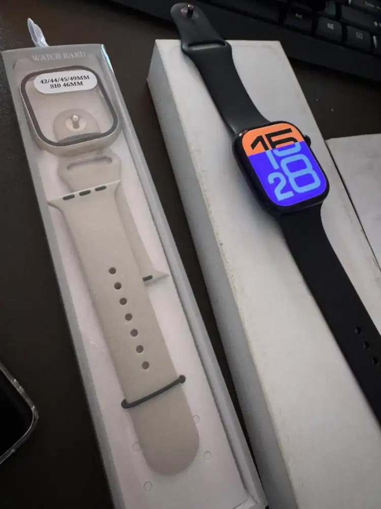 Apple watch series 10 46mm jet black second