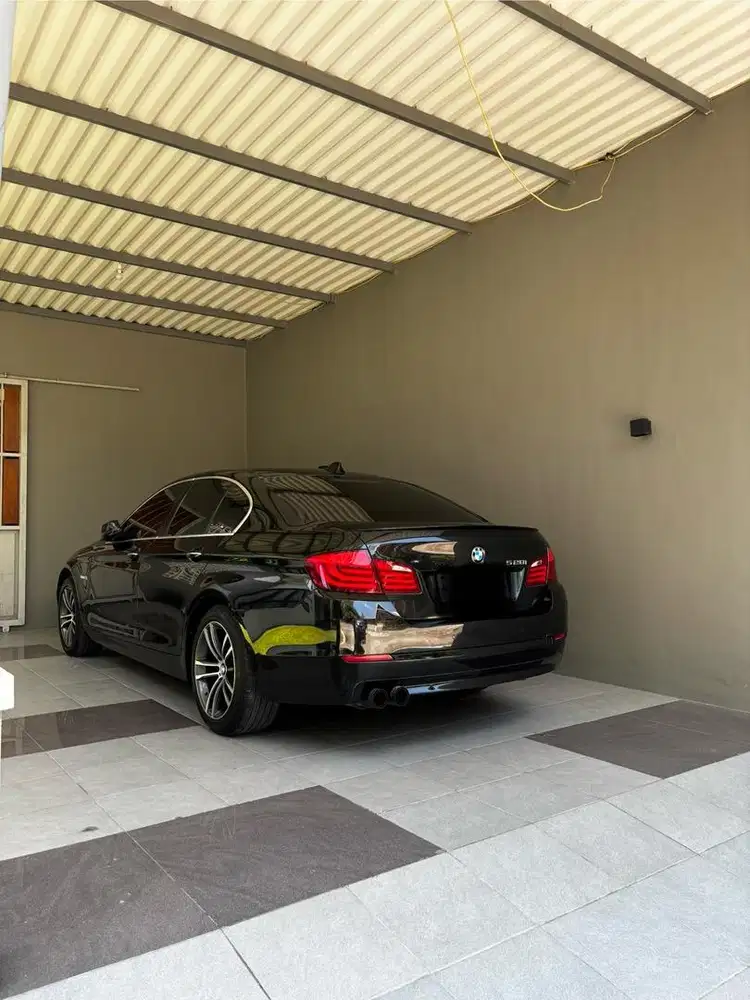 Dijual Cepat F10 520i Black on Black