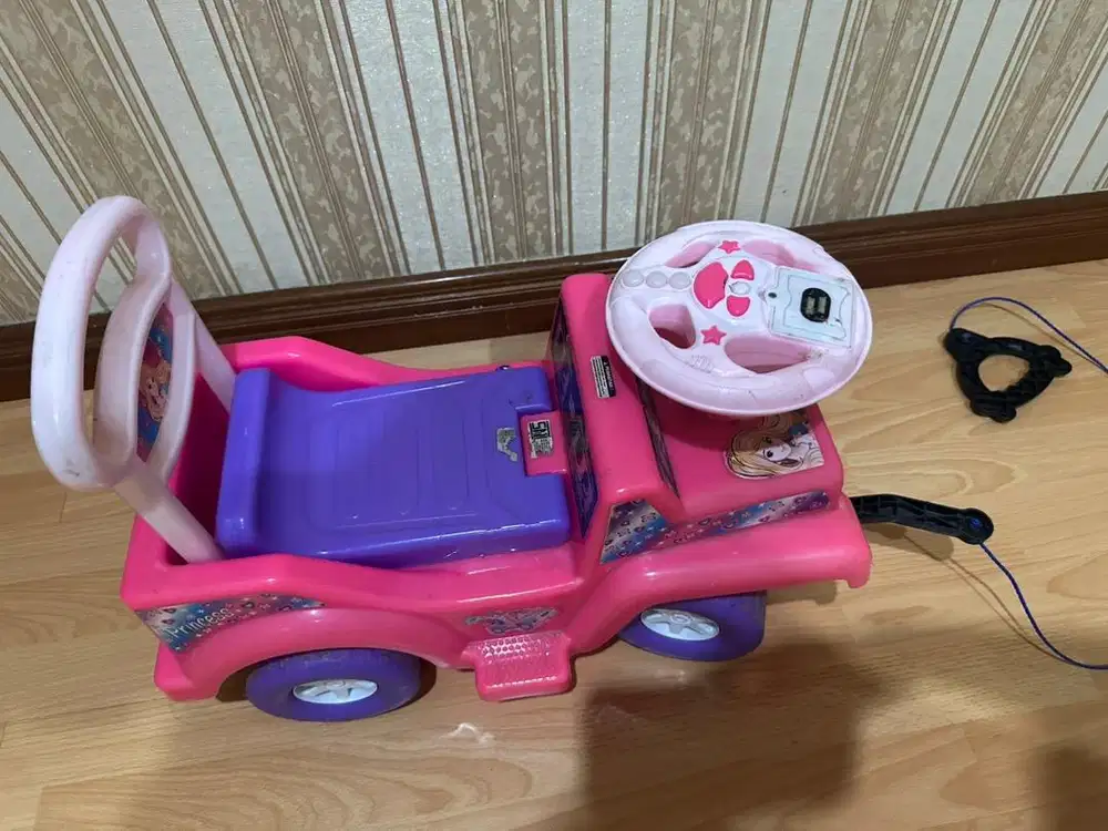 Mobil mainan second
