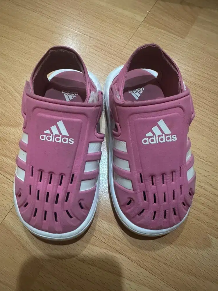 Sepatu sandal anak perempuan second/preloved original adidas