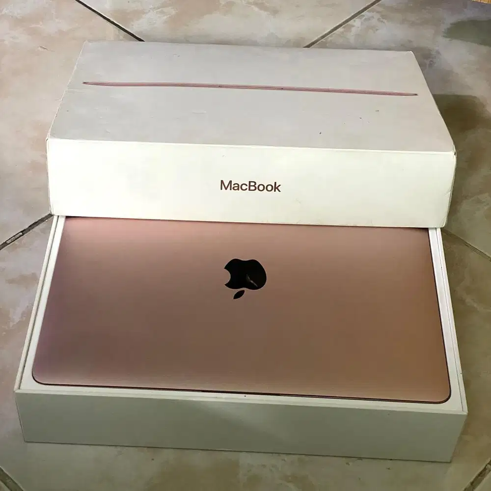 Macbook Retina IBox gold no minus siap pakai laptop apple