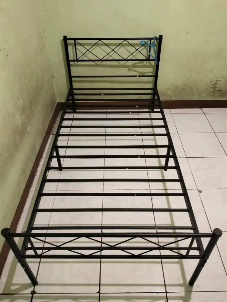 Ranjang Besi Informa