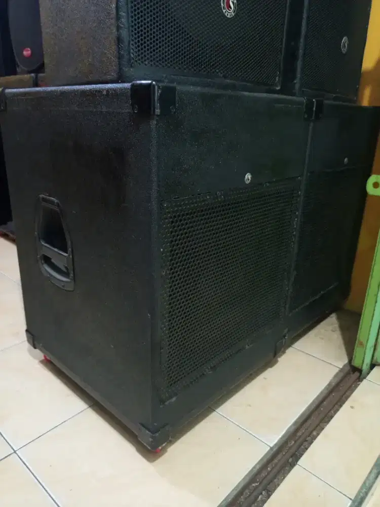 Speaker Aktif Subwoofer 15 Inch Costum Box Model TUM Pabrikan