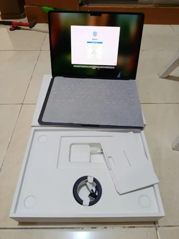 macbook air M2 16gb 256gb midnight