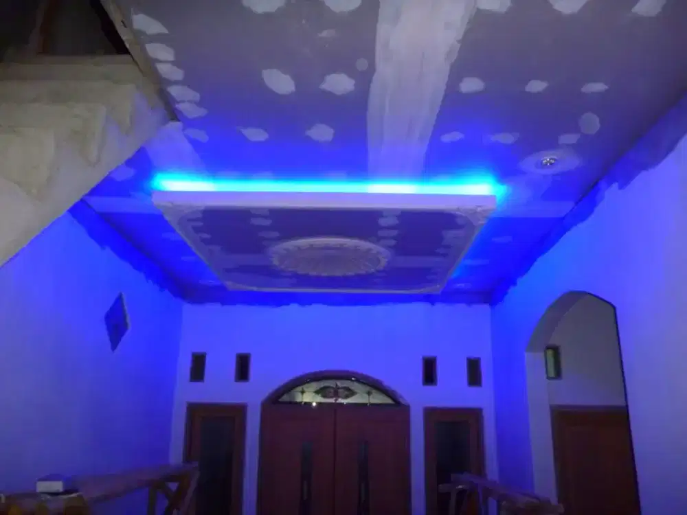 Ahlinya pasang gypsum furniture rumah dan molding penyekat ruangan