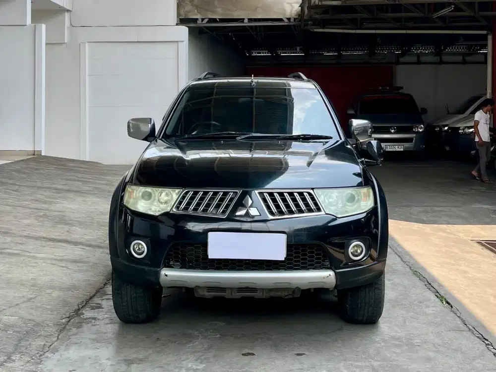 Mitsubishi Pajero Exceed Matic /  AT 2009 Hitam