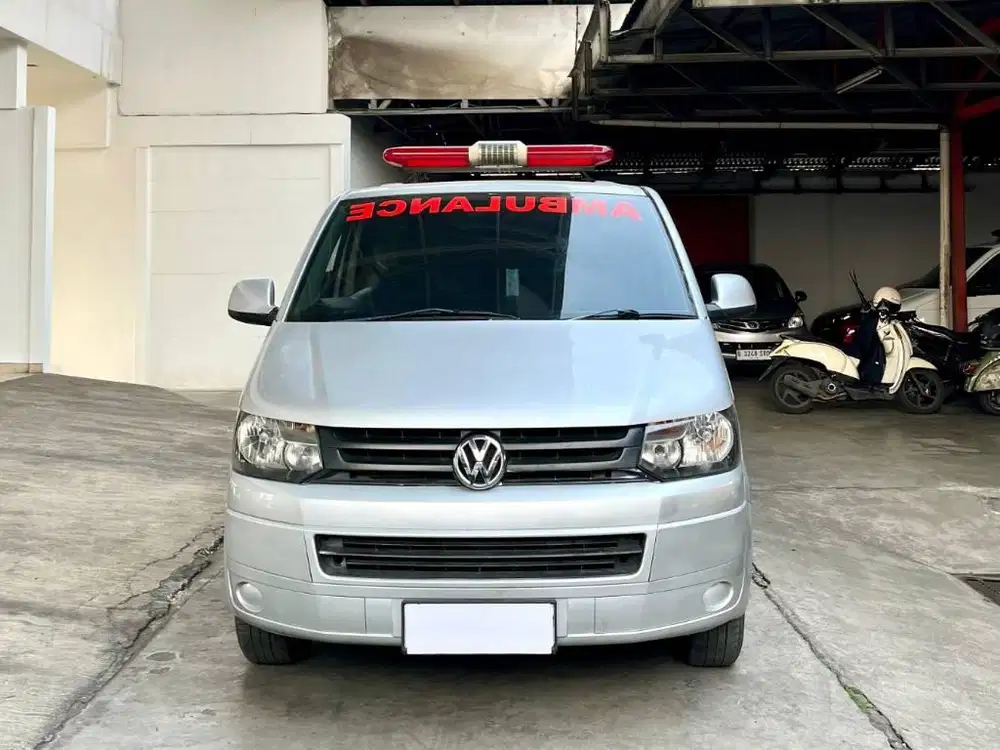 VW Panel Transporter Manual /MT 2012 Silver  Ambulance